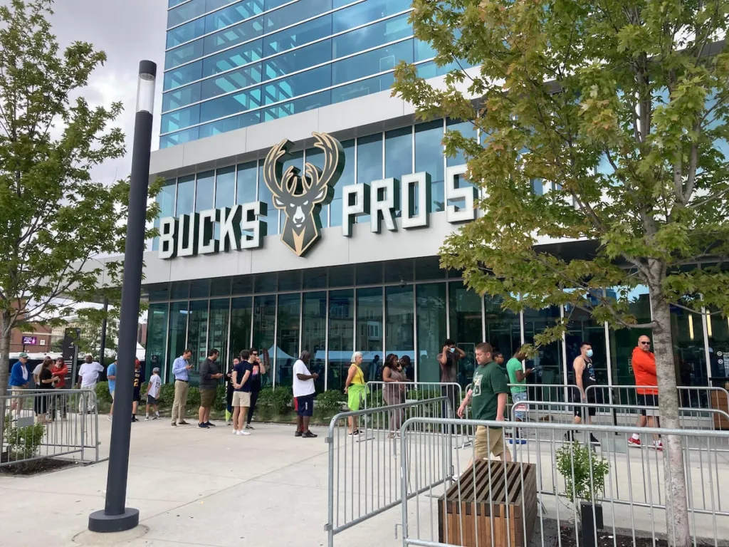 MILWAUKEE BUCKS - Up North News