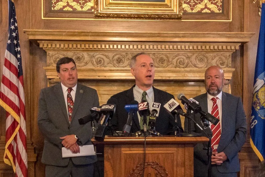 Unemployed Wisconsinites Will Keep $300 Boost After Republicans Fail to End It