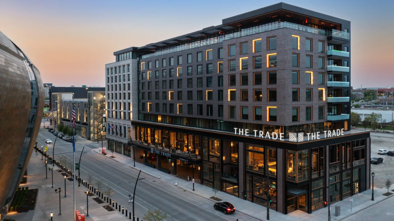 Milwaukee’s newest hotel is already winning awards Milwaukee’s newest hotel is already winning awards