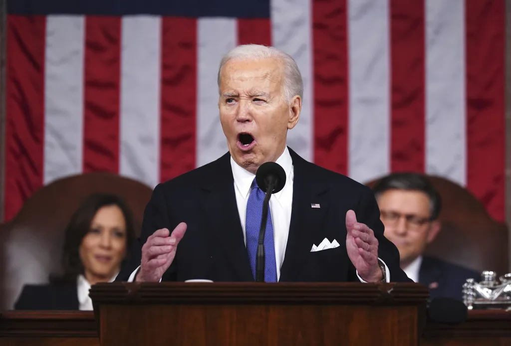 Biden attacks GOP abortion bans, vows to restore Roe during State of the Union Biden attacks GOP abortion bans, vows to restore Roe during State of the Union