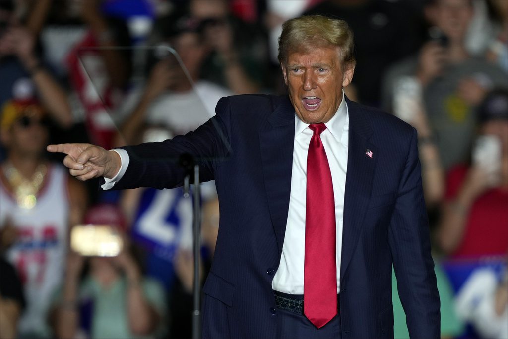 Trump’s former chief of staff says the former president praised Hitler and would rule like a ‘fascist’ Trump’s former chief of staff says the former president praised Hitler and would rule like a ‘fascist’